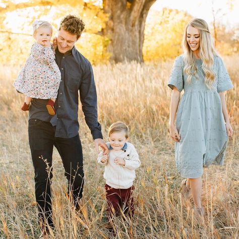 BreAnne Weston Photography on Instagram: “You know it’s busy season when your child turns to you and says, “Mama, are we getting pictures done today?” Me: “Nope!” Him: “Oh, I…” Mini Outfit, Location Inspiration, Fall Mini, Fall Family, You Know It, Family Portraits, Picture Perfect, Photo Inspiration, Family Photos