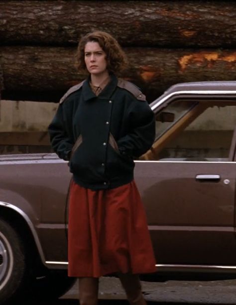 Twin Peaks Aesthetic Fashion, Donna Twin Peaks, Twin Peaks Outfits, Twin Peaks Inspired Fashion, Donna Hayward, Twin Peaks Fashion, Twin Peaks Inspired, Kiss Outfits, Wide Eyes