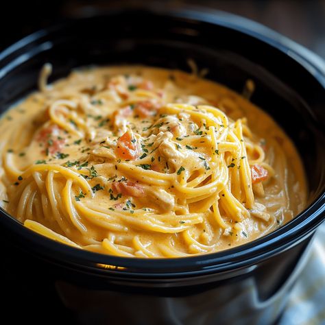 Creamy Crockpot Chicken Spaghetti Creamy Crockpot Chicken Spaghetti, Slow Cooker Chicken Spaghetti Recipe, Crockpot Chicken Spaghetti, Creamy Crockpot Chicken, Chicken Spaghetti Recipes, Slow Cooked Chicken, Spaghetti Recipe, Chicken Spaghetti, Cheesy Sauce