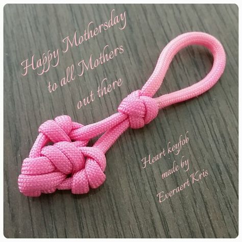 Paracord Heart keyfob made by Everaert Kris #paracord #heart #keyfobs #everaert #kris Paracord Heart, Parachute Cord Crafts, Celtic Heart Knot, Paracord Projects Diy, Paracord Necklace, Paracord Bracelet Patterns, Paracord Bracelet Tutorial, Art Inspiration Ideas, Ankle Bracelets Diy