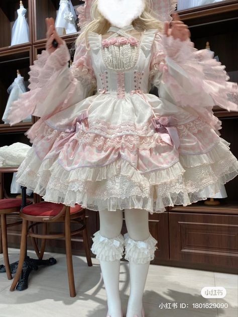 Lolíta Aesthetic Outfit, Lotila Fashion, Lolíta Dress, Lotia Fashion, Doll Fashion Outfits, Doll Aesthetic Outfits, Kawaii Wedding Dress, Viral Outfits, Japanese Lolita Fashion