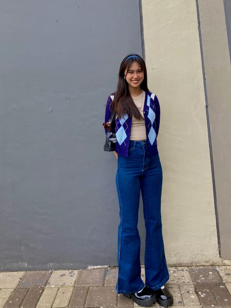 Blue Bell Bottoms Outfit, Blue Outfit Aesthetic, Blue Bell Bottoms, Bottoms Outfit, Bell Bottoms Outfit, Blue Bell, Outfit Aesthetic, Blue Outfit, Outfits Aesthetic