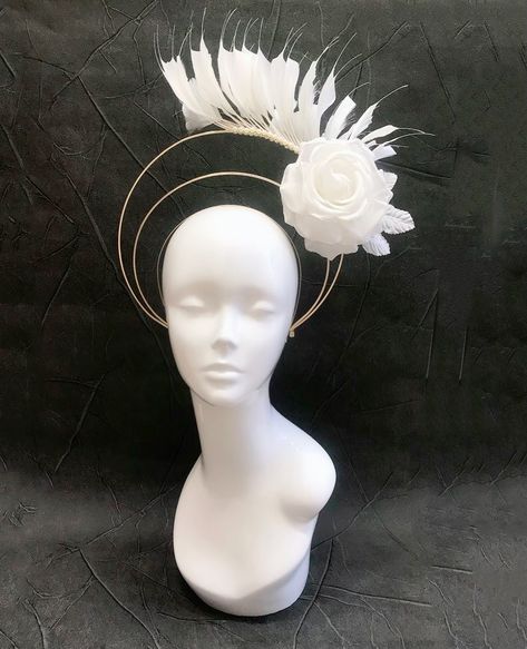 #halo #crown #fascinator #headpiece #wedding #races #racewear #ascot #derby #hat #whiterose #silkflower Wedding Crown Flower, Flower Wedding Crown, Headband With Veil, Floral Headband Wedding, Hats 2023, Cream Fascinator, Bridal Headband Pearl, Flower Headband Wedding, Fascinator Hats Wedding