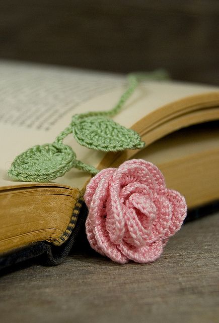 Crocheted Pink Rose Bookmark by Joyous Treasures, via Flickr Rose Bookmark, Marque-pages Au Crochet, Crochet Puff Flower, Crochet Bookmark Pattern, Crochet Bookmark, Confection Au Crochet, Flower Bookmark, Crochet Simple, Crochet Bookmarks