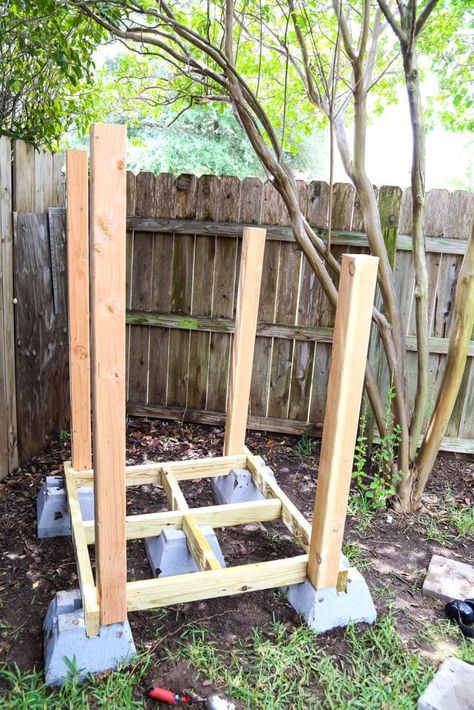 Toddler Outdoor Playhouse, Backyard Clubhouse, Backyard Playhouse Ideas, Diy Outdoor Playhouse, Clubhouse Ideas, Backyard Fort, Backyard Playset, Tree House Diy, Diy Playhouse