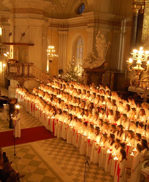 Christmas Pictures Aesthetic, Christmas Day Aesthetic, December Aesthetic, Christmas Cozy Aesthetic, Sankta Lucia, Santa Lucia Day, Christmas Dreaming, Swedish Christmas, Warm Christmas