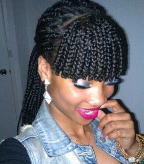 I love this box braid with fringe. Braids With Bangs, Braid Bangs, Bob Box Braids Styles, Fringe Braid, Dread Braids, Bob Braids, Braided Bun Hairstyles, Pelo Afro, Box Braid