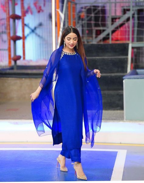 Blue Pakistani Suit, Simple Elegant Dresses, Saboor Aly, Glamour Clothing, Bride Suit, Bridal Sari, Pakistani Party Wear, Latest Dress Design, Casual Indian Fashion