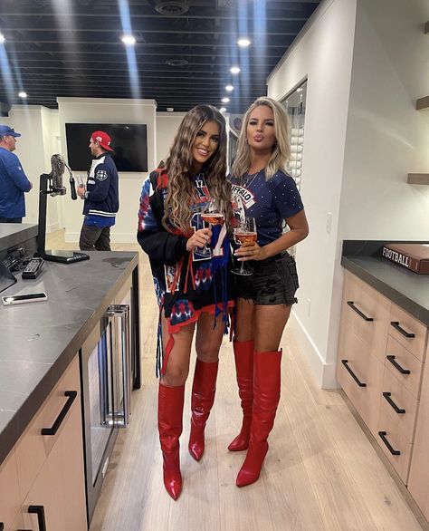 Celebrity Game Day Outfit, Bears Football Game Outfit, Game Day Outfit With Cowboy Boots, Tail Gate Outfit College, Football Gf Outfits College, Tailgating Outfits Cold, Falcons Game Day Outfit Woman, Super Bowl Outfits For Women 49ers, Bills Game Day Outfit