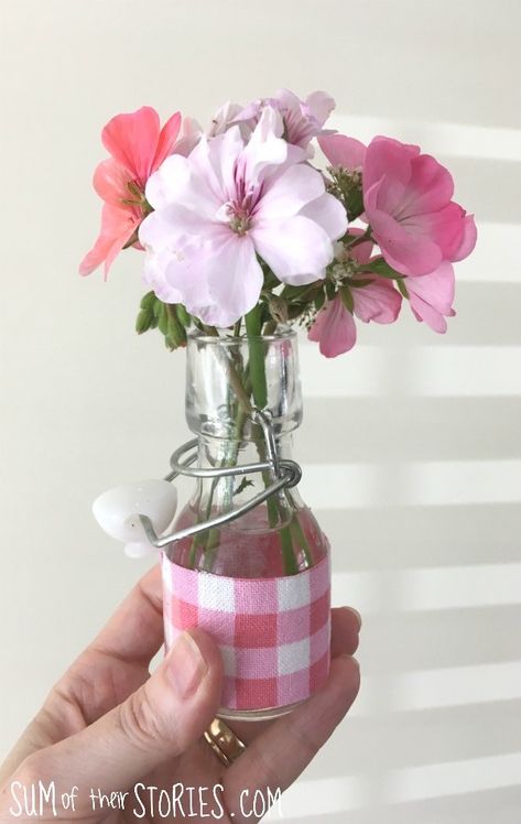 Pink Gingham Party Decorations, Pink Baby Q Shower Ideas, Pink Gingham Baby Shower Ideas, Picnic Centerpieces, Babyq Shower, Piggy Party, Baby Bbq, Country Bbq, Bow Theme