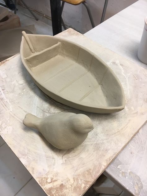 Ceramic Boats Handmade, Ceramic Sailboat, Clay Boat, Ceramic Boat, Beginner Pottery, Ceramic Wall Decor, Clay Diy Projects, Pottery Handbuilding, Diy Ceramic