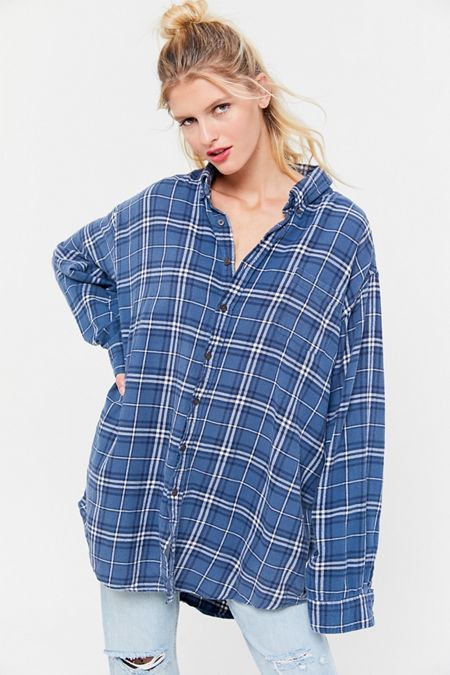 Fall Checklist, Oversized Flannel, Vintage Clothes Women, Urban Renewal, Fall Clothes, Urban Dresses, Vintage Plaid, Fall Style, Fall Outfits Women