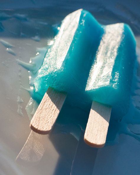 blue popsicle double by tara on the wander, via Flickr Blue Popsicle Aesthetic, Naruto Popsicle, Kaito Aesthetic, Popsicle Aesthetic, June Berry, Blue Popsicles, Blue Popsicle, Fruit Popsicles, Ice Cream Popsicles