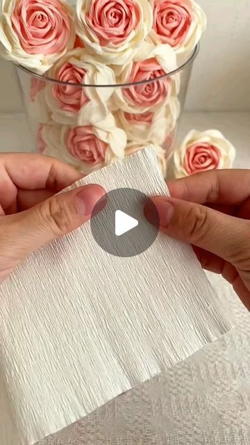 Tissue Paper Roses, Colour Paper Flowers, Leaf Art Diy, Paper Roses Diy, Crepe Paper Flowers Diy, Crepe Paper Roses, Paper Flowers Diy Easy, Tissue Paper Flowers Diy, Rolled Paper Flowers