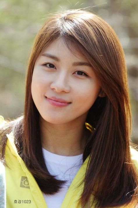 Celebrity Short Hair, Ha Ji Won, Asian Celebrities, Asian Hair, Korean Actresses, Korean Actress, Korean Beauty, Images Photos, Asian Beauty