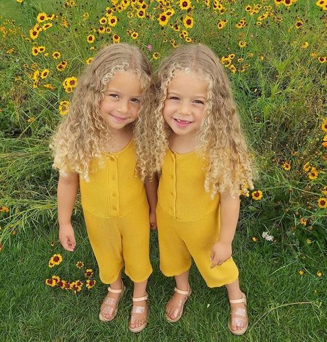 Twin Baby Girls, Twin Toddlers, Cute Twins, Mixed Kids, Mixed Babies, Going Viral, Twin Babies, Twin Sisters