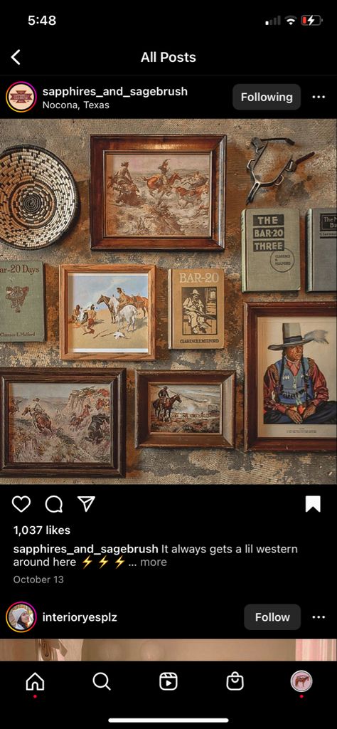 Cowboy Gallery Wall, Western Farmhouse Living Room Rustic, Vintage Western Room Decor, Western Gallery Wall Ideas, Vintage Western Living Room, Southwest Cottage, Old Western Decor, Western Boho Living Room, Western Gallery Wall