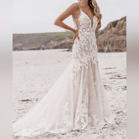 Mermaid trumpet wedding dress