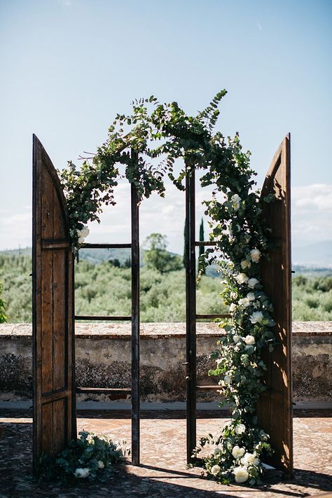 Iron Wedding Arch, Wooden Archway, Greenery Wedding Ideas, Vintage Backdrop, Wedding Archway, Storybook Wedding, Wedding Backdrops, Yosemite Wedding, Farm Houses