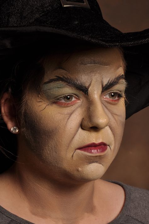 Old Hag Witch Makeup, Dark Witch Makeup Halloween Tutorial, Creepy Witch Makeup, Simple Witch Makeup, Pretty Witch Makeup, Kids Witch Makeup, Scary Witch Makeup, Witch Face Paint, Halloween Makeup Diy Easy