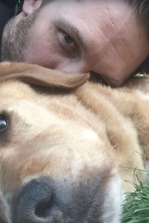 Tom Hardy's Beloved Dog Died, and His Tribute Will Just Wreck You توم هاردي, Tom Hardy Dog, Tom Hardy Photos, Dog Died, Thomas Hardy, The Revenant, White Dog, Beloved Dog, Tom Hardy