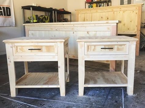 Diy Farmhouse Bed, Farmhouse Bedroom Set, Farmhouse Headboard, Diy Headboard Upholstered, How To Make Headboard, Pallet Headboard, Farmhouse Style Bedrooms, Pallet House, Diy Bed Frame