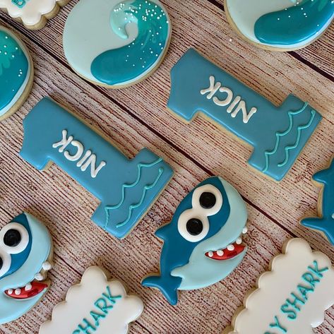 Shark Cookies Royal Icing, Shark Birthday Cookies, Finny The Shark, Specialty Cookies, Royal Cookies, Shark Boy, Cookies Royal Icing, Baby Shark Birthday, Shark Cookies