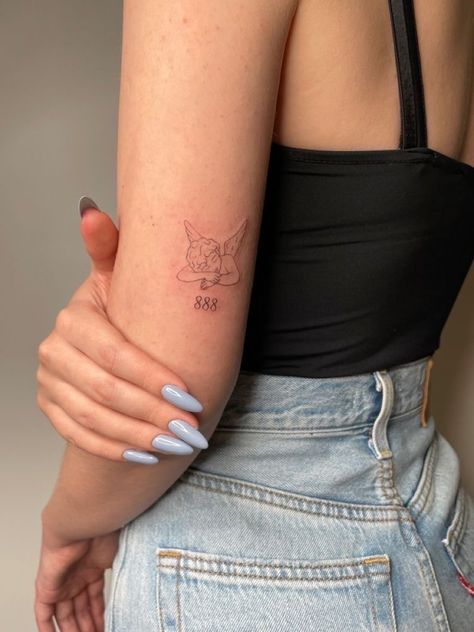 Basic Tattoos, Small Girly Tattoos, Petite Tattoos, Tatuaje A Color, Small Hand Tattoos, Classy Tattoos, Discreet Tattoos, Girly Tattoos, Dainty Tattoos