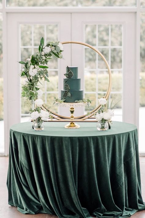 Emerald Green Cake Table, Emerald Green And Gold Wedding Cake Dessert Tables, Emerald And Gold Wedding Theme, Dark Green And Gold Wedding, Forest Green And Gold Wedding, Emerald Green Gold Wedding, Emerald And Gold Wedding, Emerald Wedding Colors, Emerald Green Wedding Theme