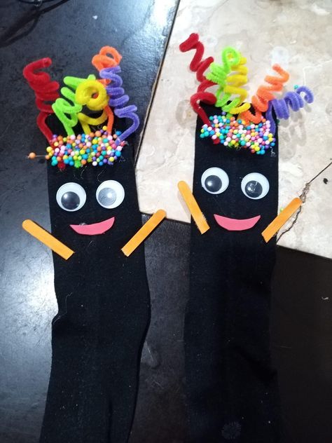 Crazy Sock Day Ideas For Boys, Crazy Socks Ideas, Diy Crazy Socks, Crazy Socks Day Diy, Crazy Sock Day Ideas, Crazy Socks For Kids, Wacky Socks, Silly Socks, Crazy Hat Day