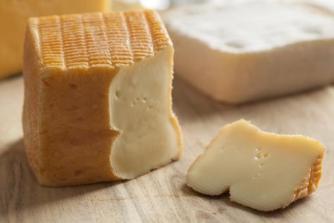 Good Alternatives for Taleggio Cheese That are Equally Satisfying - Tastessence Taleggio Cheese, Catfish Bait, Cheese Trays, Cheese Bar, Pear Juice, Orange Rind, Pasteurizing Milk, Italian Cheese, Types Of Cheese