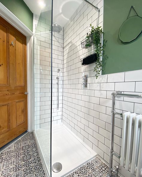 Grey Grout Bathroom, White Tiles Grey Grout, Avocado Bathroom Suite, Back Too School, White Tile Bathroom Walls, Bathroom Wall Colors, Dark Green Bathrooms, Brick Living Room, Playing Cricket