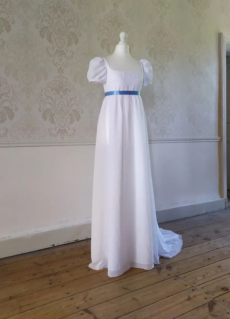 1800s Aesthetic Dress, Highschool Graduation Dresses, 1800s Gown, Regency Dress Pattern, Light Blue Gown, 17th Century Clothing, Vintage Attire, Chiffon White Dress, Regency Gown