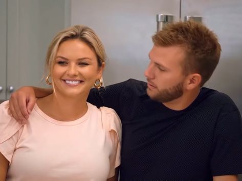 Chrisley Knows Best alum Chase Chrisley and his fiancee Emmy Medders have split and called off their engagement. #ChrisleyKnowsBest #SavannahChrisley #ToddChrisley Emmy Medders, Chase Chrisley, White Heart Emoji, Blue Heart Emoji, Chrisley Knows Best, Single Again, Delete Instagram, Engagement Season, Lucky Man