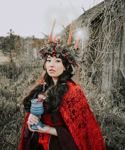 Christmas Ren Faire Outfit, Yule Headpiece, Christmas Witch Outfit, Christmas Witch Costume, Winter Solstice Costume, Winter Ren Faire Costume, Yule Outfit Pagan, Celtic Christmas Costumes, Yuletide Outfit