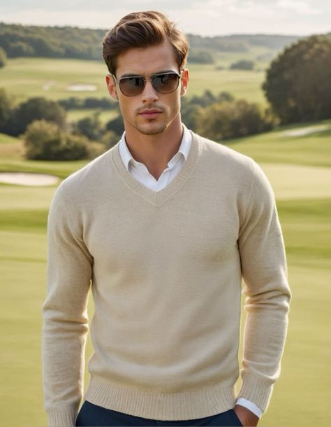 Upcycled Cashmere, Sporty Chic Outfits, Dapper Gentleman Style, Money Men, Mens Smart Casual Outfits, Outfit Hombre, White Guys, Cashmere Sweater Men, Preppy Mens Fashion