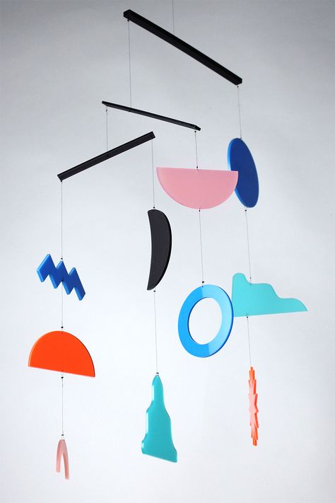 Funky Shapes, Calder Mobile, Mobile Sculpture, Diy Mobile, Mobile Art, Memphis Design, Kinetic Art, Plastic Art, Hanging Mobile