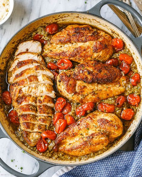 Creamy Pesto Chicken with Roasted Tomatoes - #chicken #pesto #recipe #eatwell101 - Creamy pesto chicken dinner comes together in just 30 minutes and is packed with flavor. A restaurant style pesto chicken recipe you can serve on anything your want! - #recipe by #eatwell101® Chicken With Roasted Tomatoes, Pesto Chicken Breast, Creamy Pesto Chicken, Chicken Pesto Recipes, Creamy Pesto, Pesto Recipe, Health Dinner Recipes, Pesto Chicken, Chicken Dishes Recipes