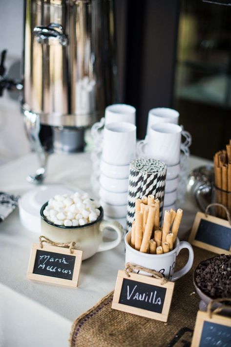 hot chocolate and S'Mores food bar for winter wedding November Wedding Flowers, Schnee Party, Hot Chocolate Bar, Coffee Wedding, 13 November, Winter Wedding Decorations, Hot Cocoa Bar, Chocolate Caliente, בר מצווה