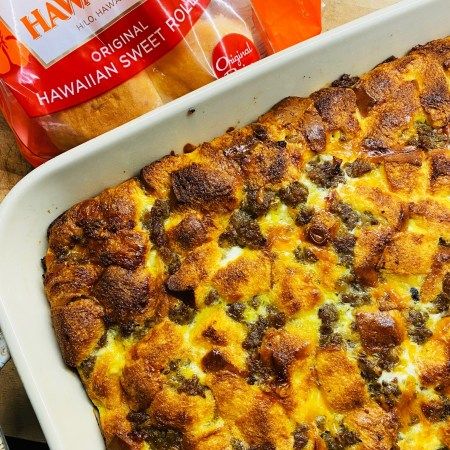 King's Hawaiian Maple Breakfast Casserole - Cooks Well With Others Breakfast Casserole With Hawaiian Rolls, Hawaiian Roll Breakfast Casserole, Maple Breakfast, Hawaiian Breakfast, Breakfast Casserole With Bread, Hawaiian Buns, King Hawaiian Rolls, Breakfast Strata, Hawaiian Roll