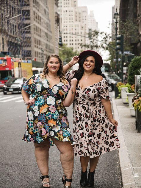 Leah Stanley (voluptuousleah) & Stephanie Mallick (bellabombshel) Hipster Grunge, Look Plus Size, Moda Plus, Plus Size Fashion For Women, Fashion Gallery, Fashion Week Street Style, Look Plus, Looks Vintage, Curvy Fashion