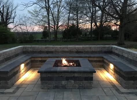 Entertainment Area Ideas Outdoor, Outdoor Fire Pit With Seating, Fire Pit With Pergola Ideas Backyard, Bloxburg Fire Pit Ideas, Square Fire Pit Ideas Backyard Seating, Backyard Fire Pit Landscaping Ideas, Inground Fire Pit With Seating, Sunk In Fire Pit, Square Fire Pit Area