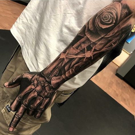 Tattoos Arm Mann, Voll Arm-tattoos, Side Arm Tattoos, Small Wave Tattoo, Skull Hand Tattoo, Rose Hand Tattoo, Skull Sleeve Tattoos, Cool Arm Tattoos, Skeleton Tattoos