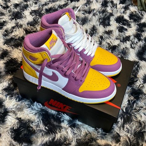 Nike 1 Jordan, Jordan 1 Colorful, Jordan 1s For Women, Dream Shoes Jordans, Yellow And Purple Outfit, Tenis Jordan Retro, Yellow Jordans, Purple Jordans, Cute Jordans