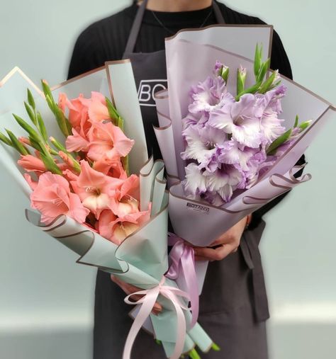 Gladiolus Flower Bouquet, Gladiolus Arrangements, Gladiolus Bouquet, Graduation Flowers, Diy Bouquet Wrap, Gladiolus Flower, Flower Bouquet Diy, Boquette Flowers, Flower Business