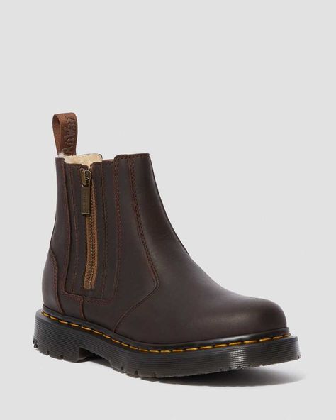 Chelsea Boots Dr Martens, Dm Boots, Martens Outfit, Dr Martens 2976, Dr Martens Outfit, Shoe Wardrobe, Botas Chelsea, Black Leather Shoes, Crazy Horse