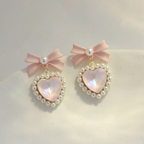 Pearl Coquette, Princess Earrings, Coquette Girl, Bridal Prep, Heart Earring, Sweet Earrings, Spring Accessories, Spring Jewelry, Pink Girly Things