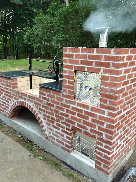 Backyard Brick Grill Ideas, Brick Smoker And Grill, Diy Brick Smoker, Brick Grill Outdoor Diy, Home Made Grills Diy Ideas, Smoker Grill Designs, Brick Grill Outdoor, Outdoor Brick Grill, Home Made Bbq Grills