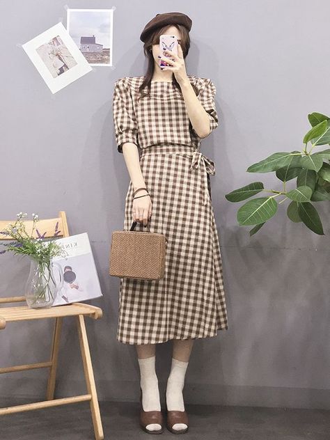 f5c3dd7514bf620a1b85450d2ae374b1desc52629209ri Demure Fashion, Minimalist Moda, Korean Fashion Ideas, Rok Mini, Ladylike Style, Korean Fashion Dress, Korean Fashion Trends, Ulzzang Fashion, Korea Fashion