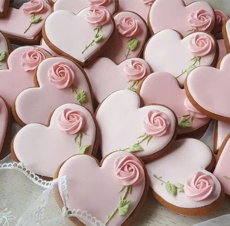 Heart Cookies Decorated, Heart Sugar Cookies, Valentine Cookies Decorated, Flower Sugar Cookies, Heart Sugar Cookie, Bridal Cookies, Valentine Sugar Cookies, Rose Cookies, Royal Iced Cookies